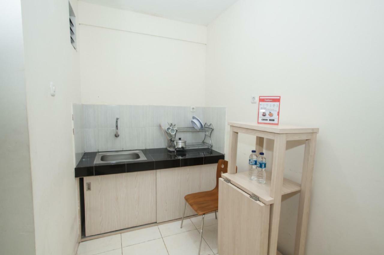 Reddoorz @ Mayjen Sungkono Surabaya Exterior photo